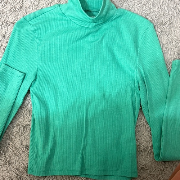 American Eagle Outfitters Tops - AE RIBBED FITTED TOP